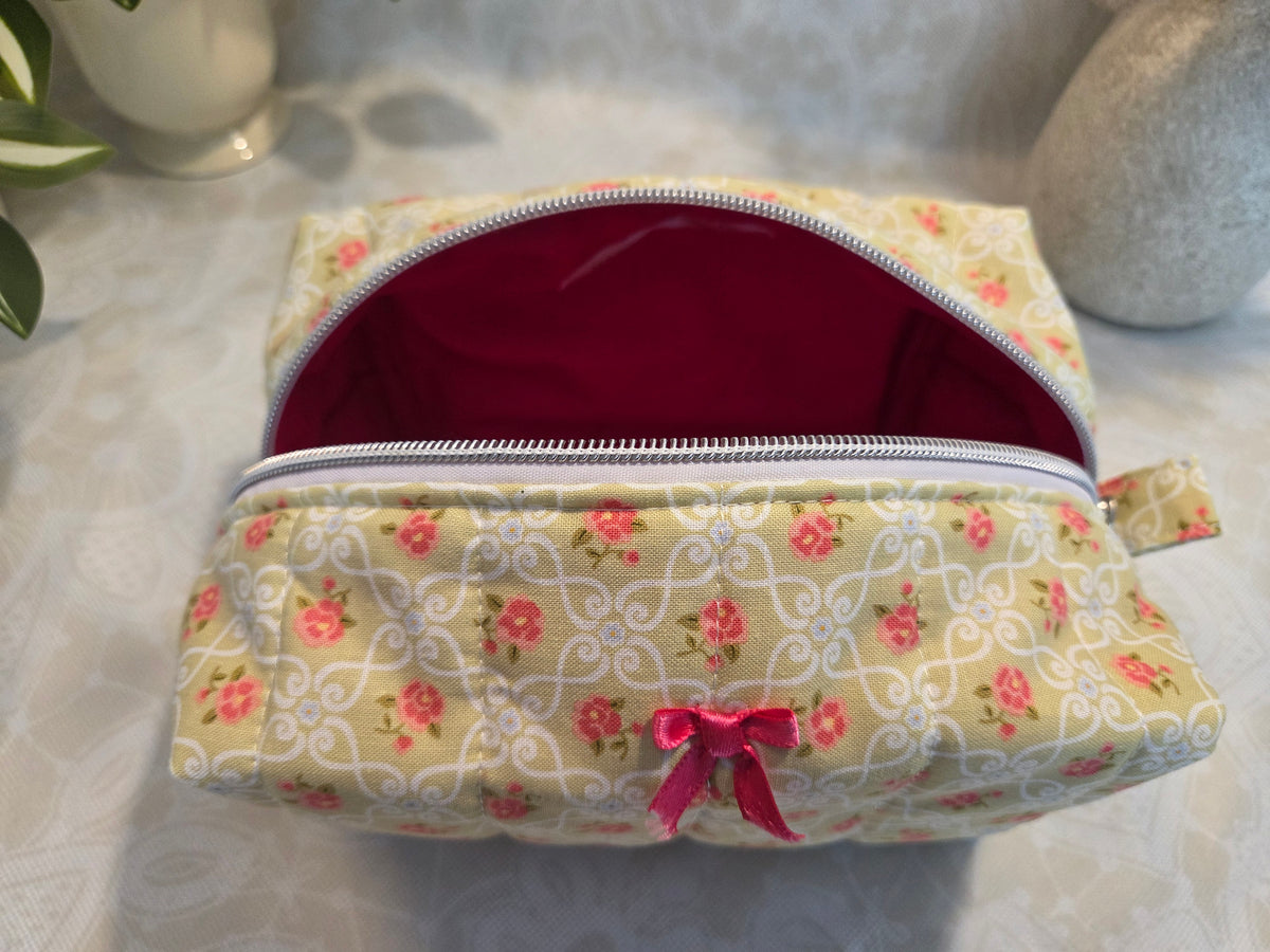 Green Memory Lane Medium Makeup Bag