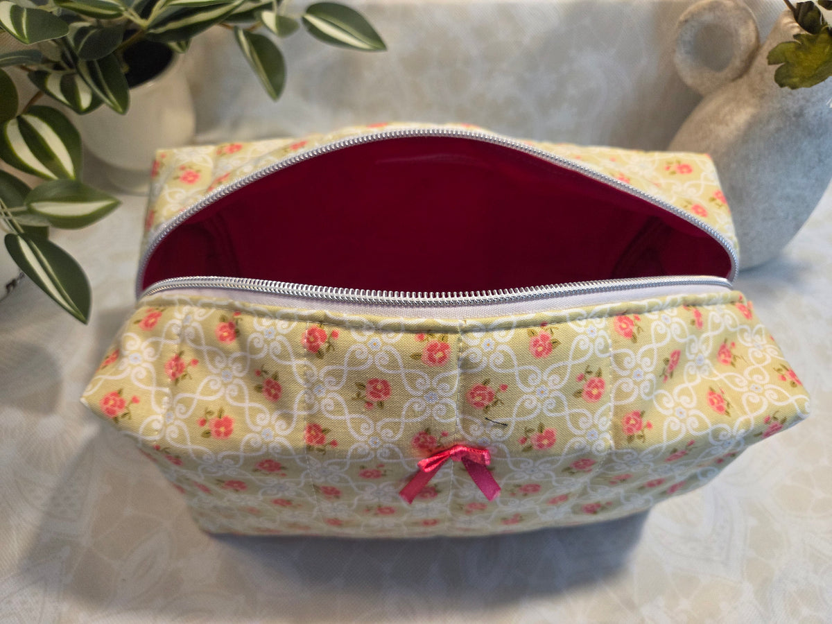 Green Memory Lane Large Makeup Bag