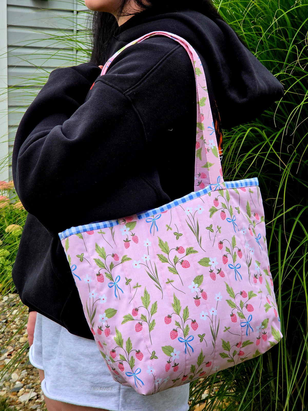 Berries and Bows Large Tote Bag