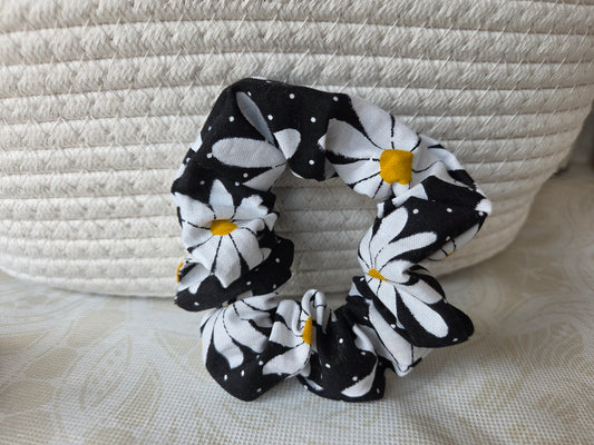 Daisies and Dots Scrunchie