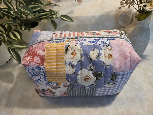 Garden Picnic Large Makeup Bag