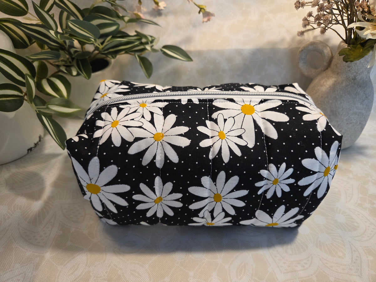 Daisies and Dots Large Makeup Bag