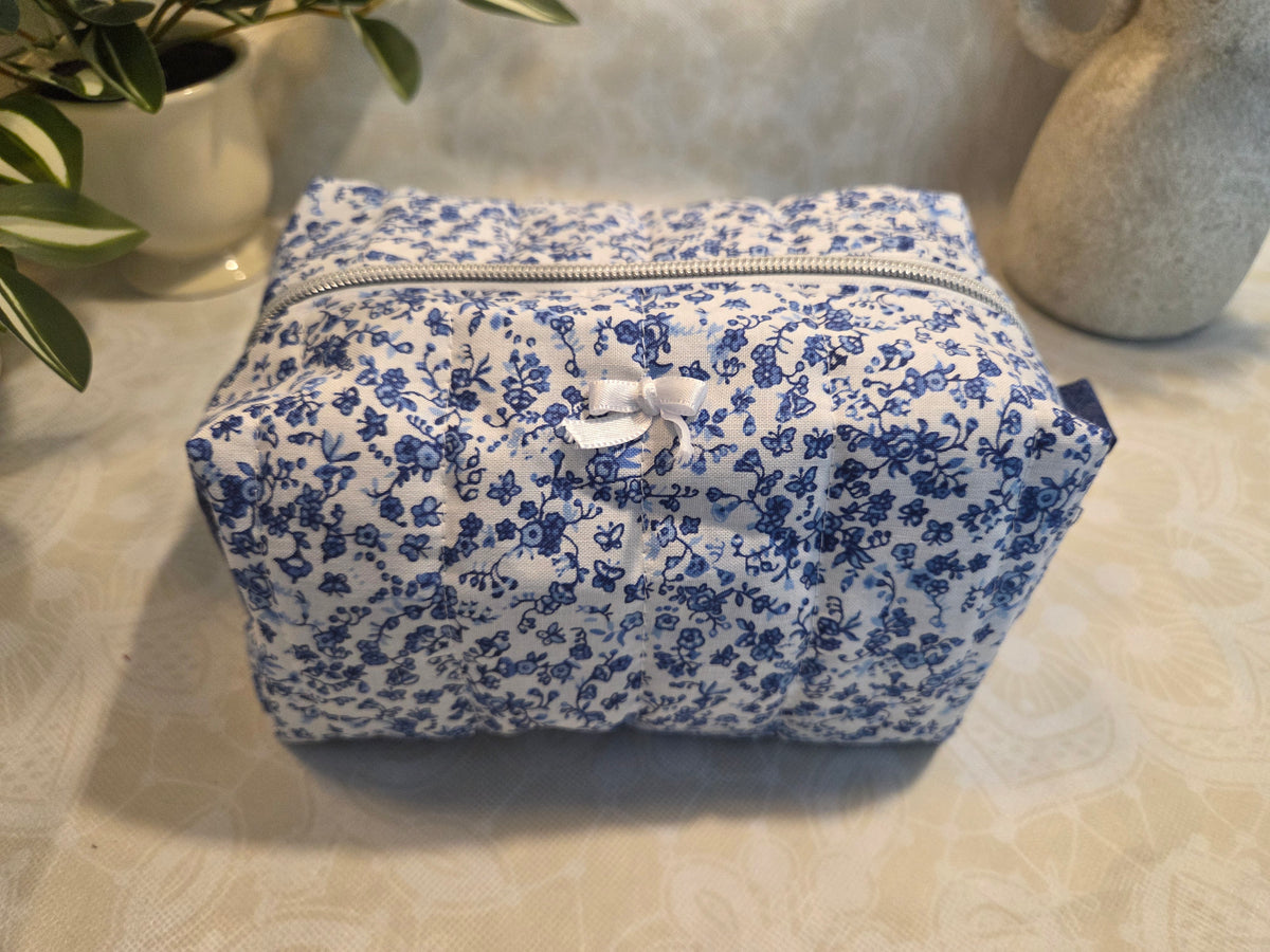 Royal Blue Paisley Medium Makeup Bag