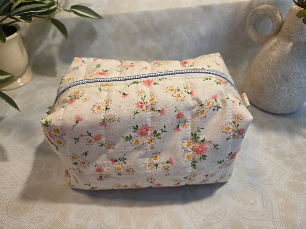 Morgan's Meadow Medium Makeup Bag