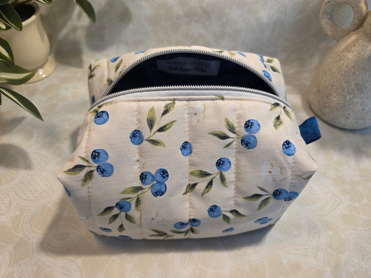 Blueberry Delight Medium Makeup Bag