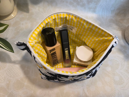 Daisies and Dots Mini Makeup Bag